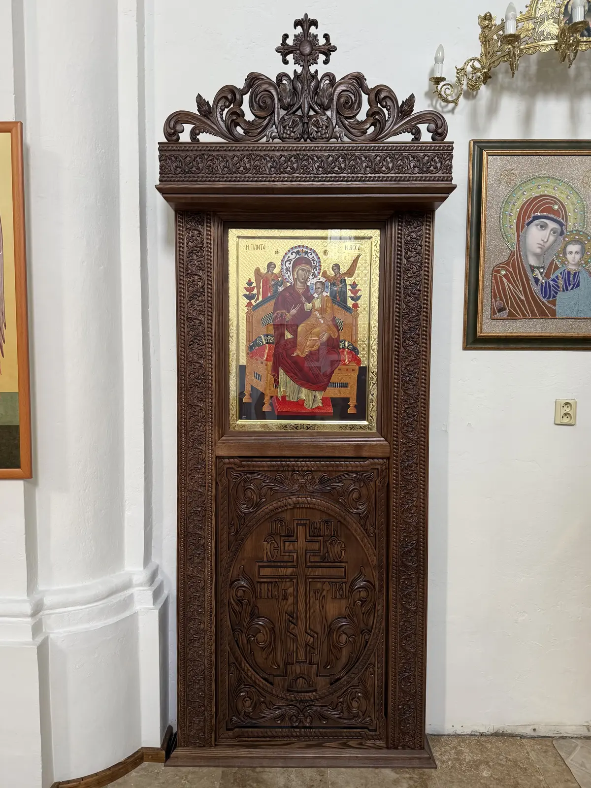 Carved Ashwood Icon Shrine - Фото 1